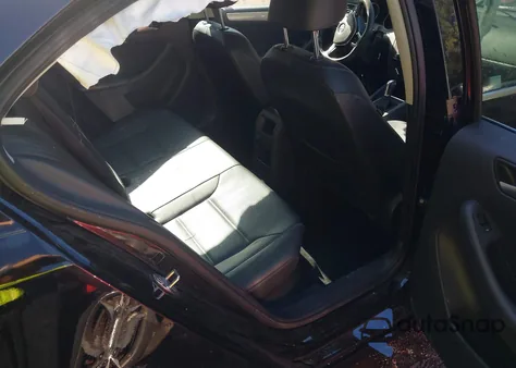 2018 Volkswagen Jetta 1.4T Se/1.4T Wolfsburg Edition из США, поврежденный, VIN 3VWDB7AJXJM260428